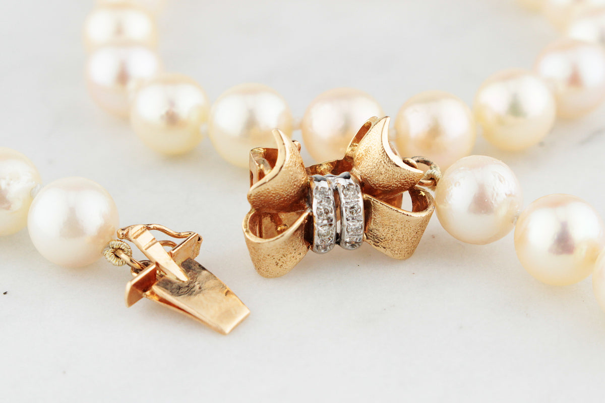 VINTAGE PEARL SINGLE STRAND NECKLACE WITH DIAMOND CLASP 14ct GOLD