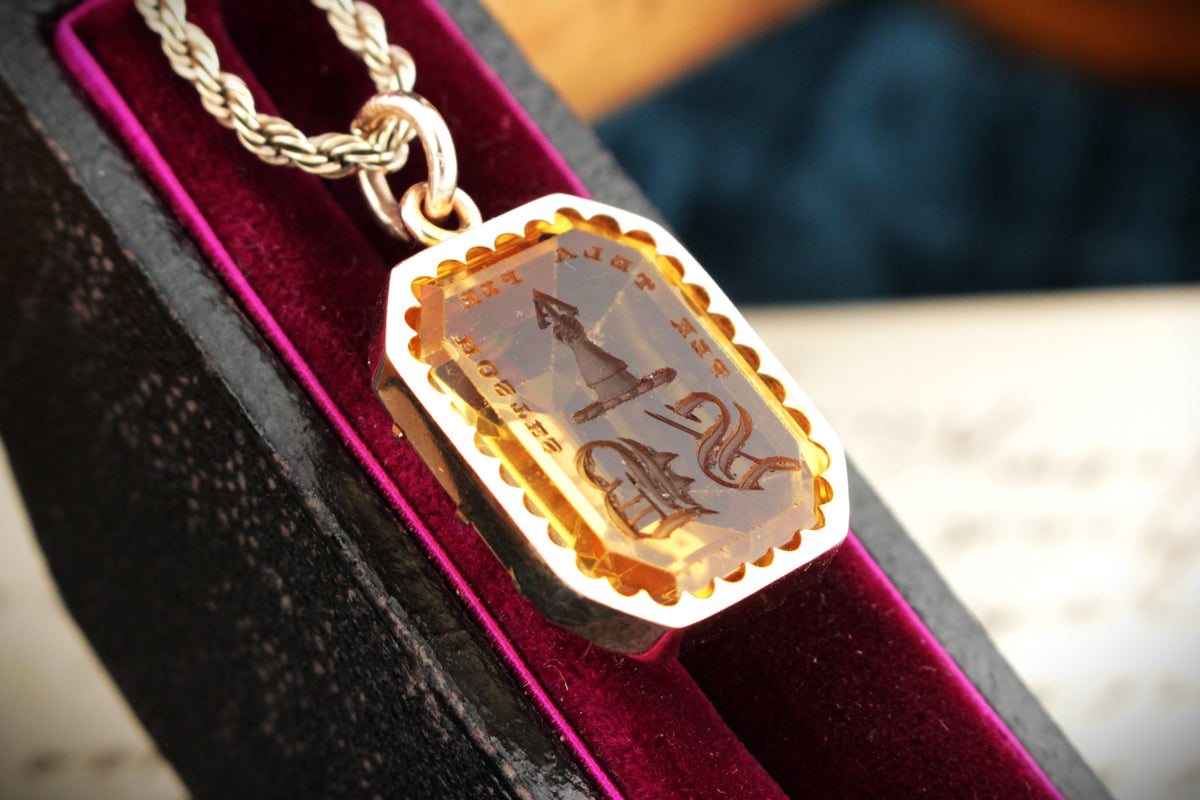 ANTIQUE VICTORIAN CITRINE INTAGLIO SEAL PENDANT ON 14ct GOLD