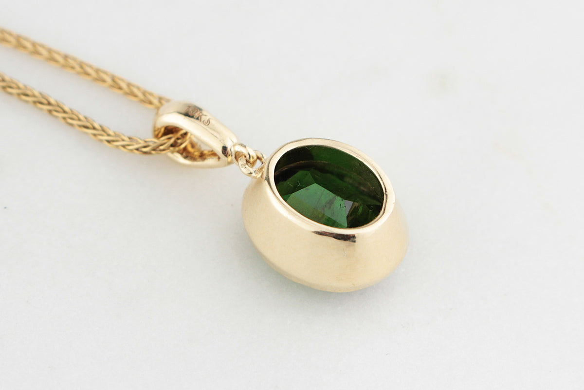 BESPOKE 2.75ct GREEN TOURMALINE PENDANT 10ct GOLD