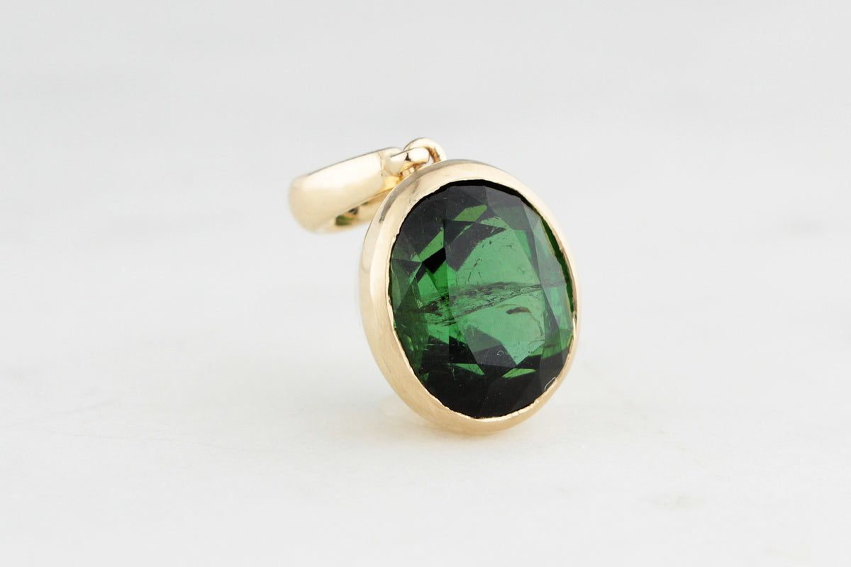 BESPOKE 2.75ct GREEN TOURMALINE PENDANT 10ct GOLD