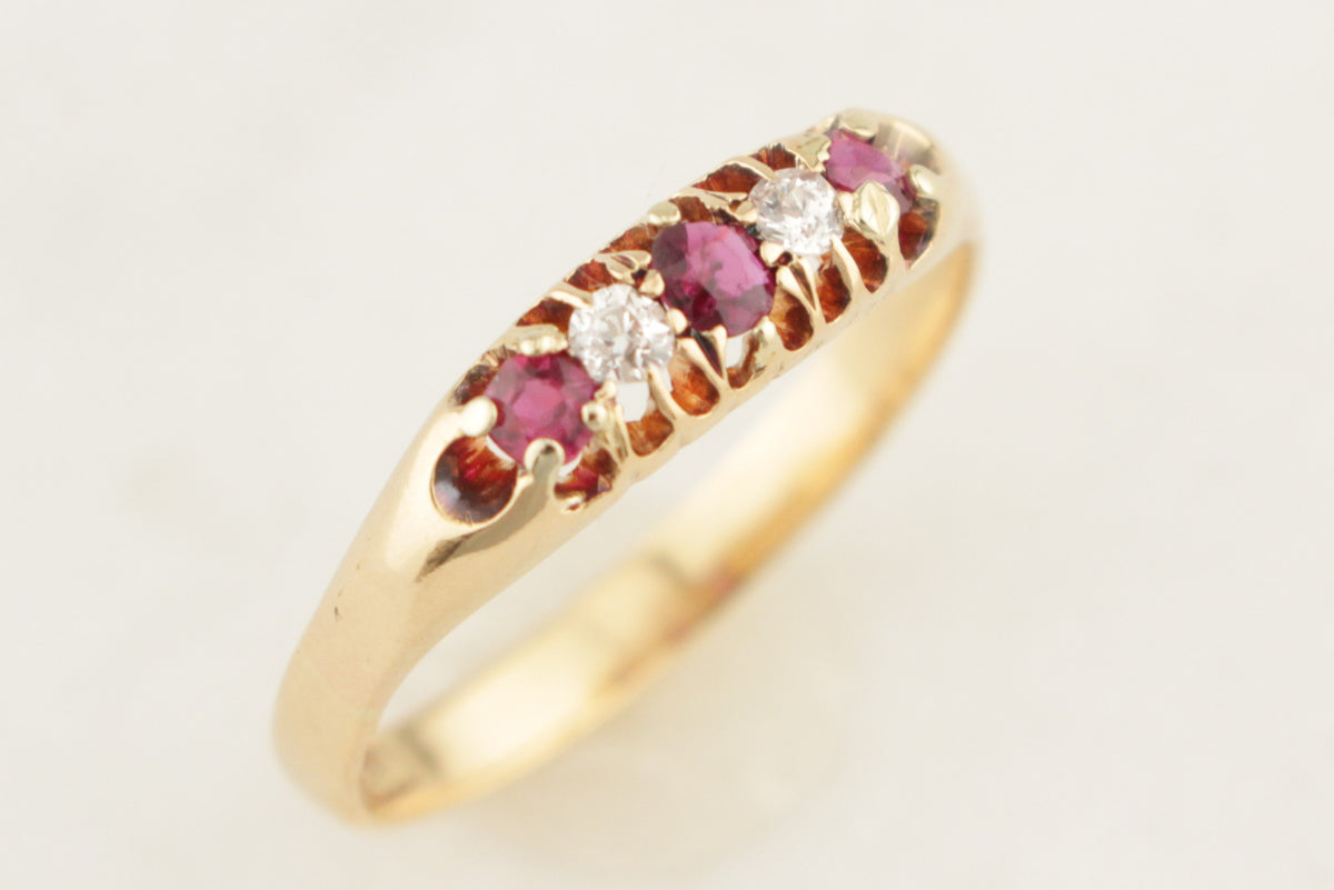 ANTIQUE EDWARDIAN c1900 RUBY & DIMAOND RING 18ct  GOLD