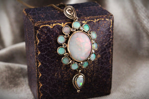VINTAGE SOLID OPAL & DIAMOND PENDANT 9ct GOLD
