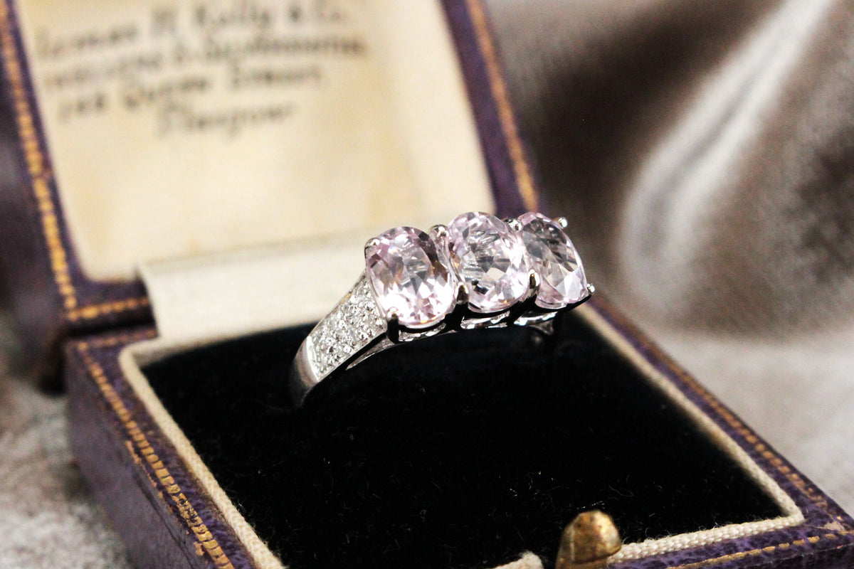 MODERN KUNZITE &amp; DIAMOND TRILOGY RING 9ct WHITE GOLD
