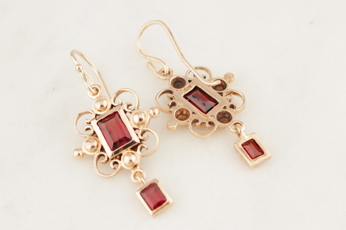 MODERN VICTORIAN STYLE GARNET EARRINGS 9ct GOLD