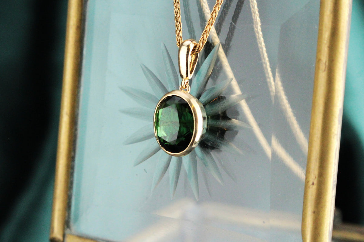 BESPOKE 2.75ct GREEN TOURMALINE PENDANT 10ct GOLD