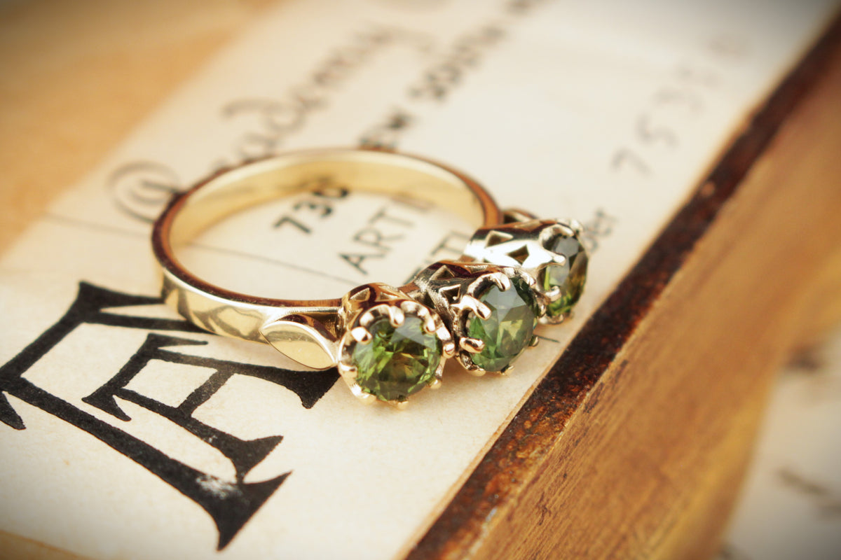 R&amp;V BESPOKE SAPPHIRE TRILOGY RING 9ct YELLOW GOLD