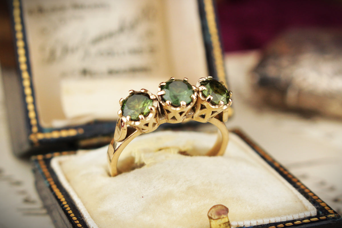 R&amp;V BESPOKE SAPPHIRE TRILOGY RING 9ct YELLOW GOLD