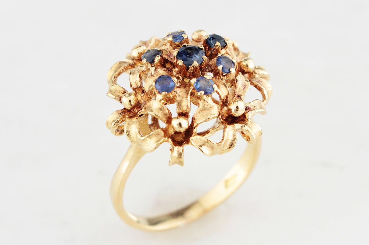 VINTAGE c1930&#39;s SAPPHIRE CLUSTER RING 18ct YELLOW GOLD