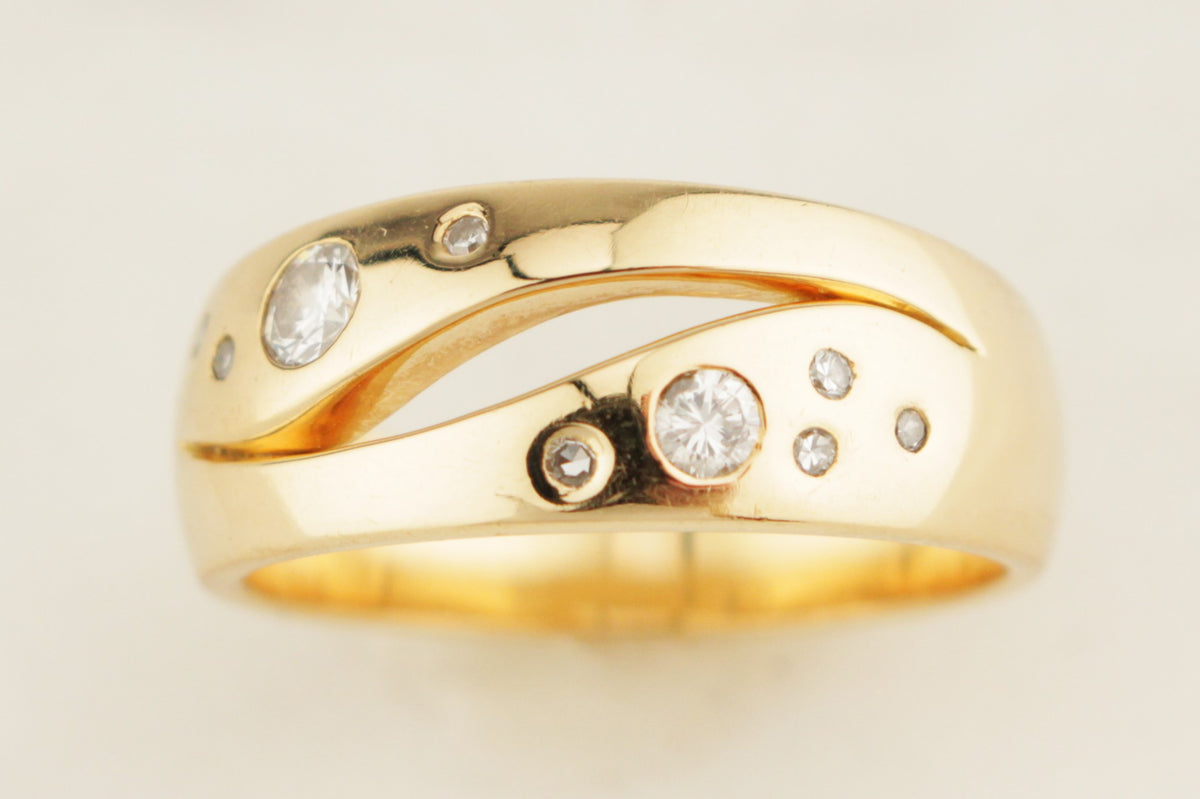 VINTAGE DIAMOND SNAKE BAND 18ct GOLD