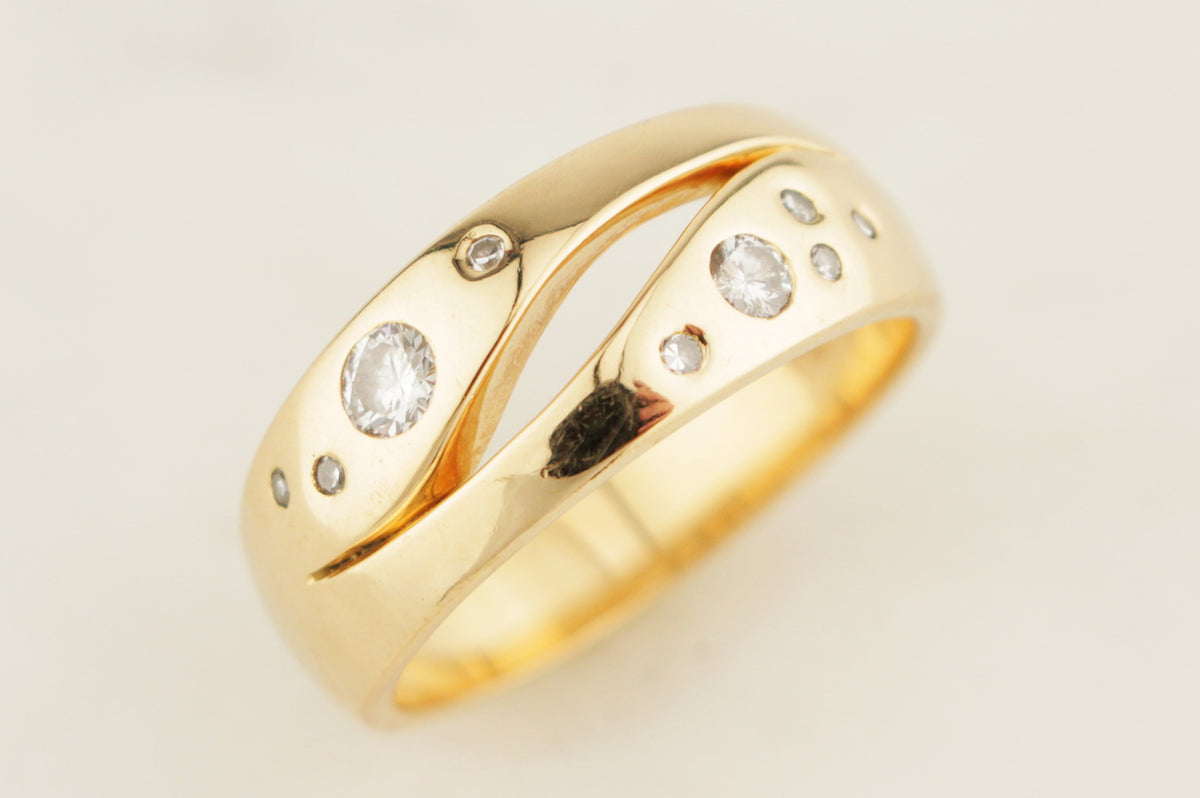 VINTAGE DIAMOND SNAKE BAND 18ct GOLD
