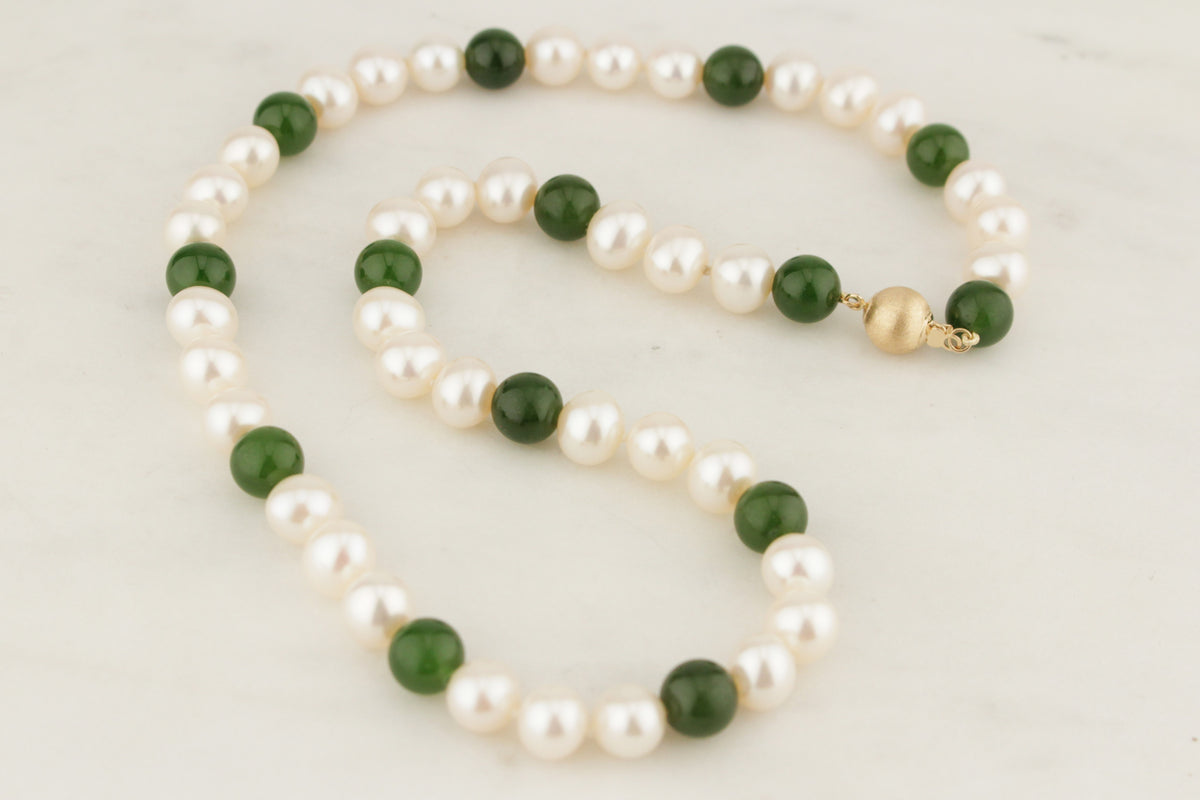 PEARL AND NEPHRITE JADE NECKLACE 14ct BALL CLASP