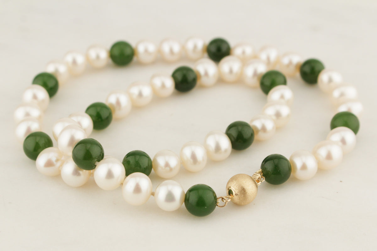 PEARL AND NEPHRITE JADE NECKLACE 14ct BALL CLASP