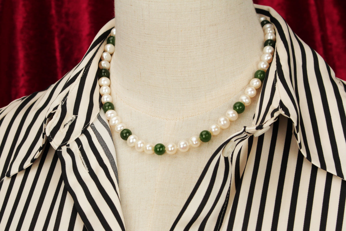 PEARL AND NEPHRITE JADE NECKLACE 14ct BALL CLASP