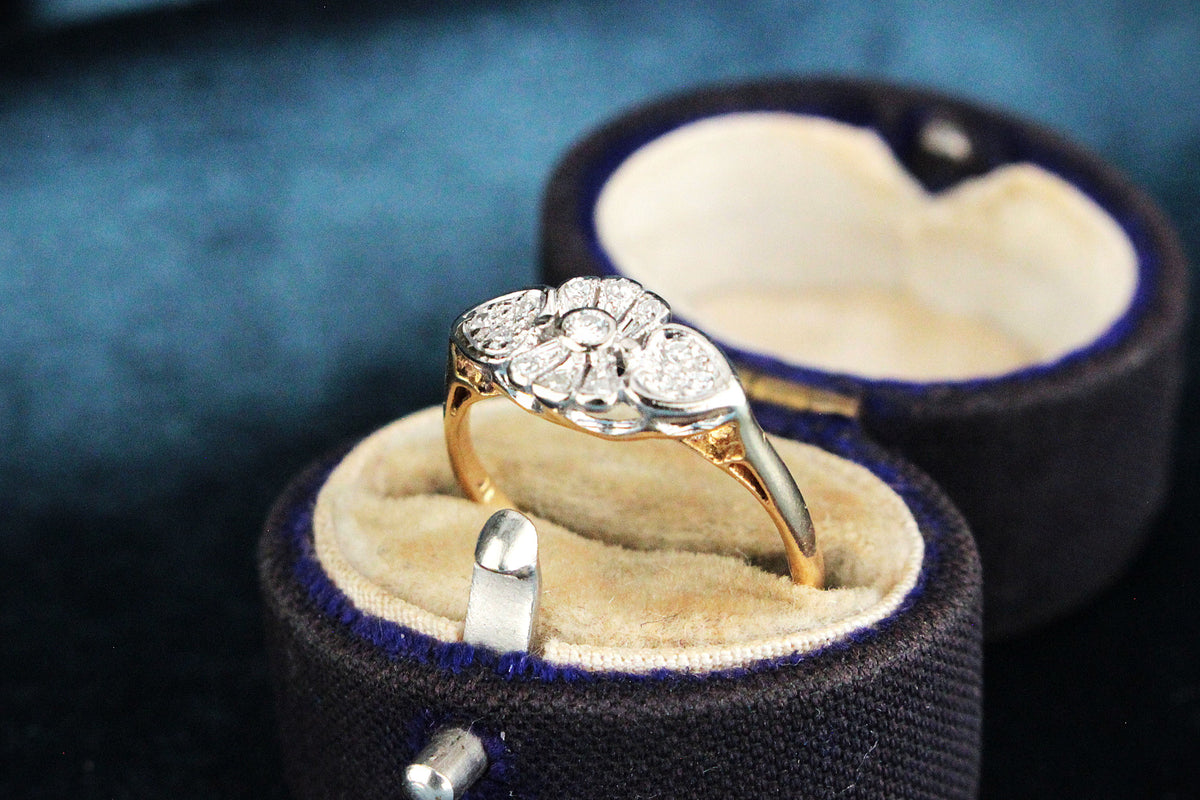 ART DECO DIAMOND RING 18ct GOLD &amp; PLATINUM