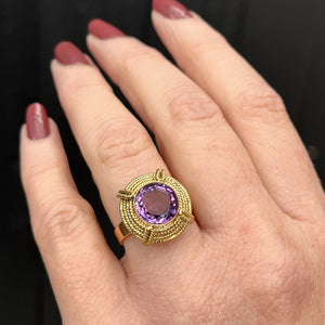 VINTAGE RETRO ERA c1940 AMETHYST COCKTAIL RING ON 14ct YELLOW GOLD