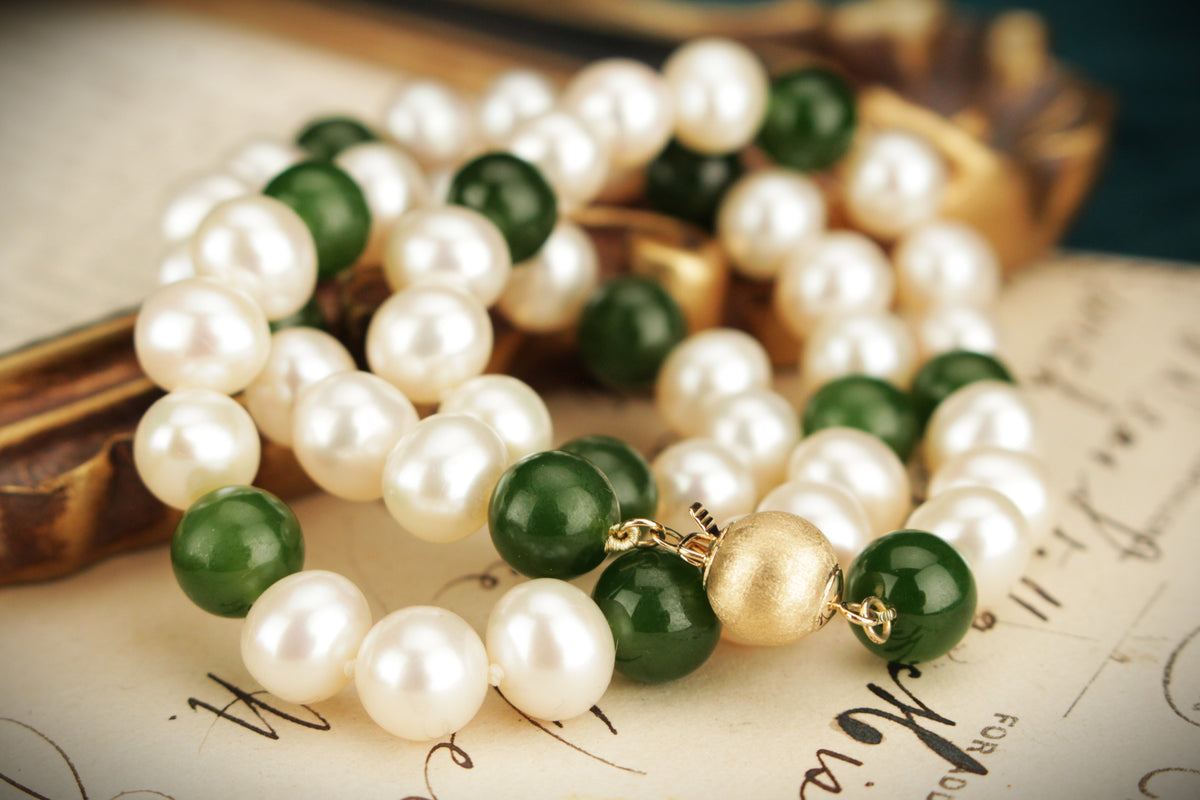 PEARL AND NEPHRITE JADE NECKLACE 14ct BALL CLASP