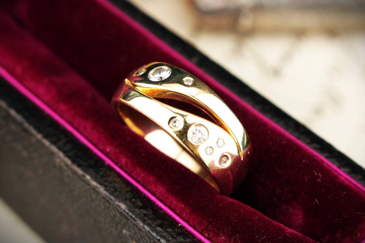 VINTAGE DIAMOND SNAKE BAND 18ct GOLD