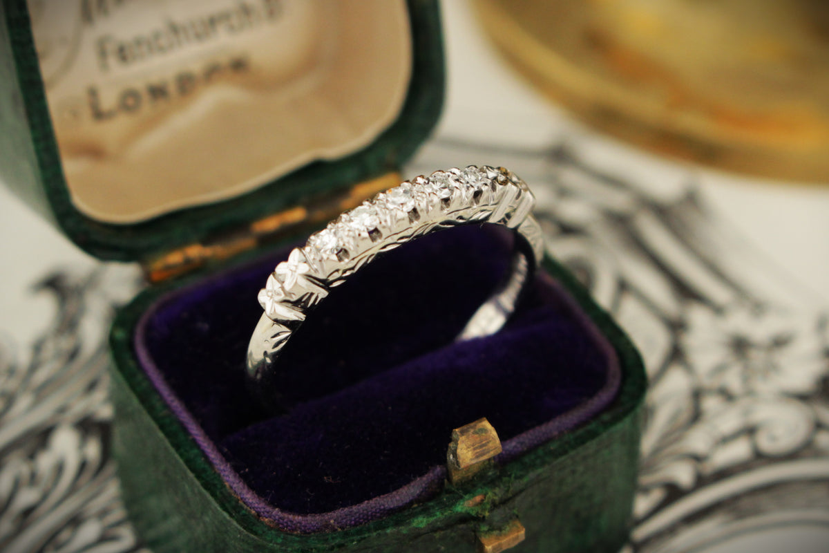ANTIQUE ART DECO c1920 DIAMOND BAND 18ct WHITE GOLD &amp; PALLADIUM