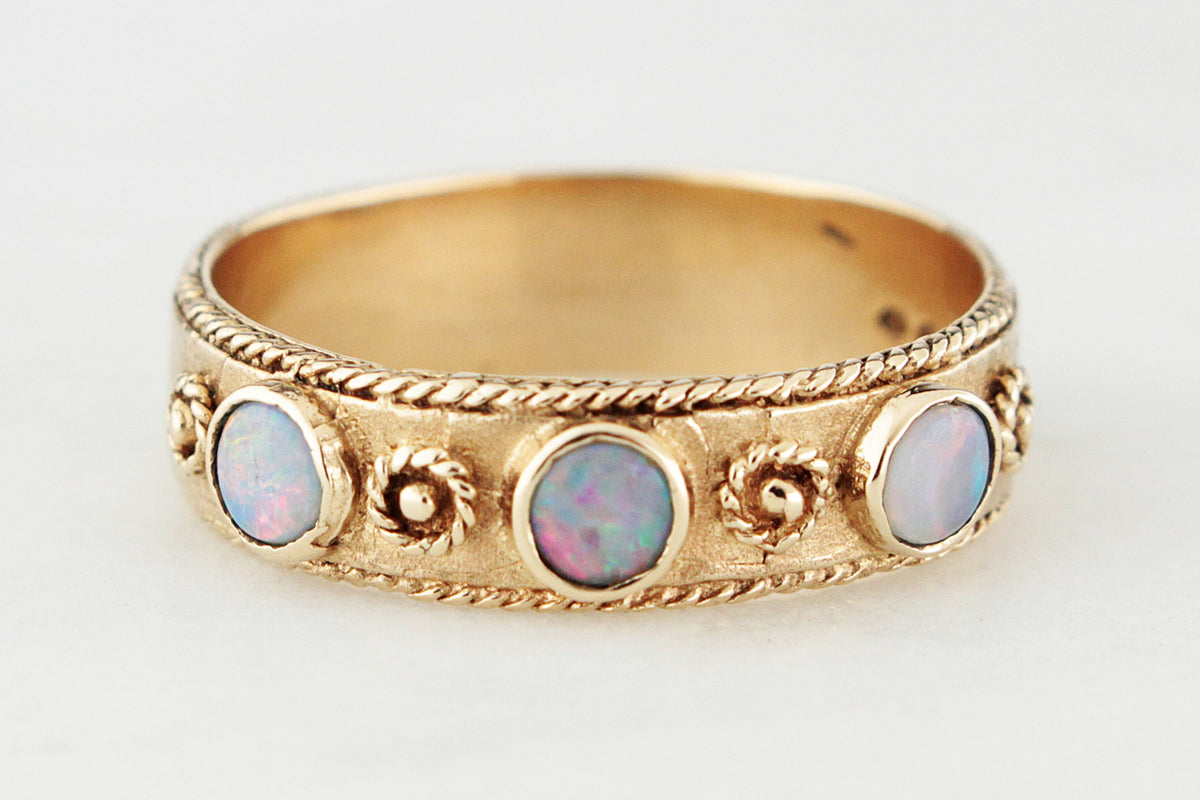 VINTAGE SOLID OPAL TRILOGY BAND 9ct GOLD