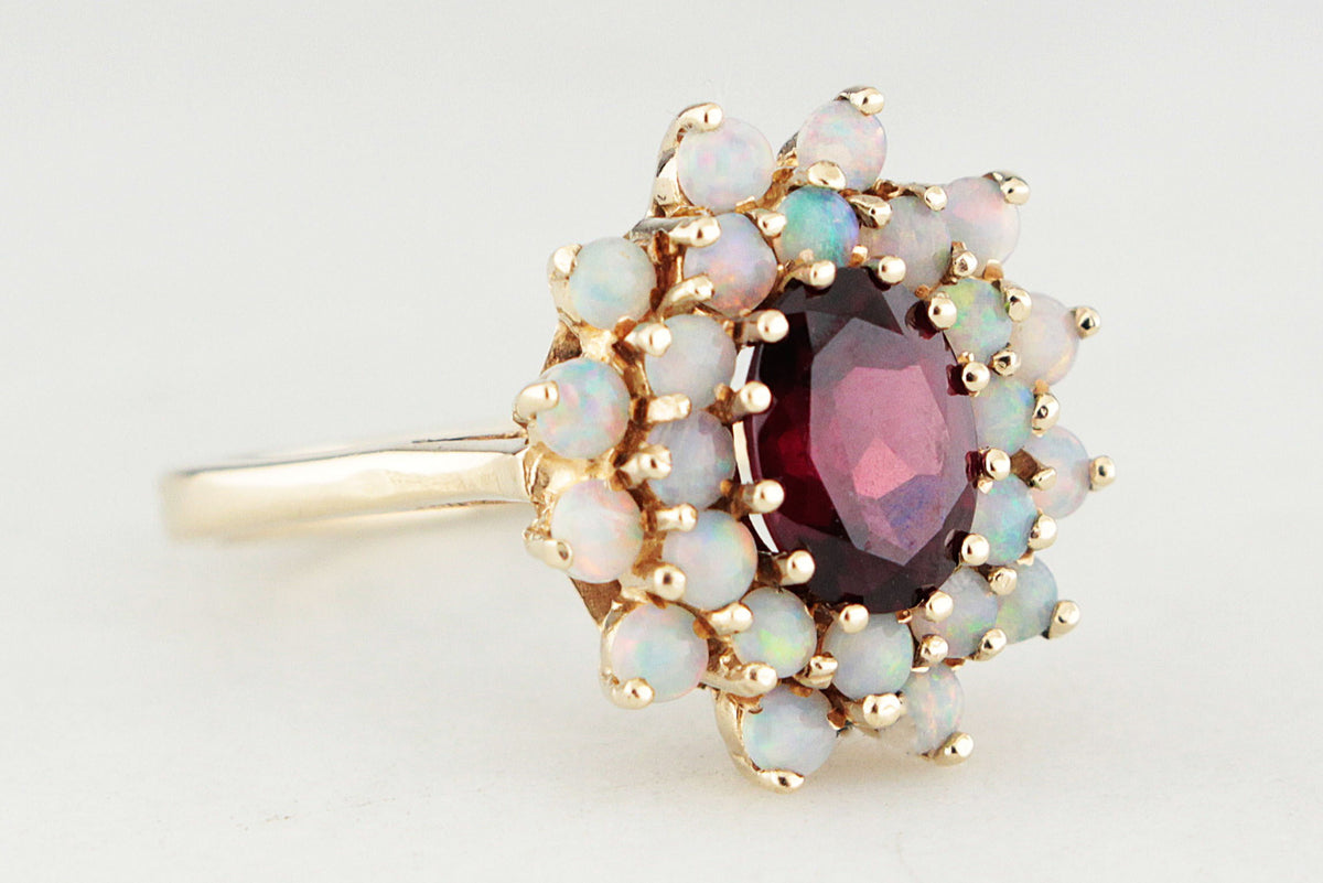 VINTAGE GARNET & SOLID OPAL CLUSTER RING 9CT GOLD