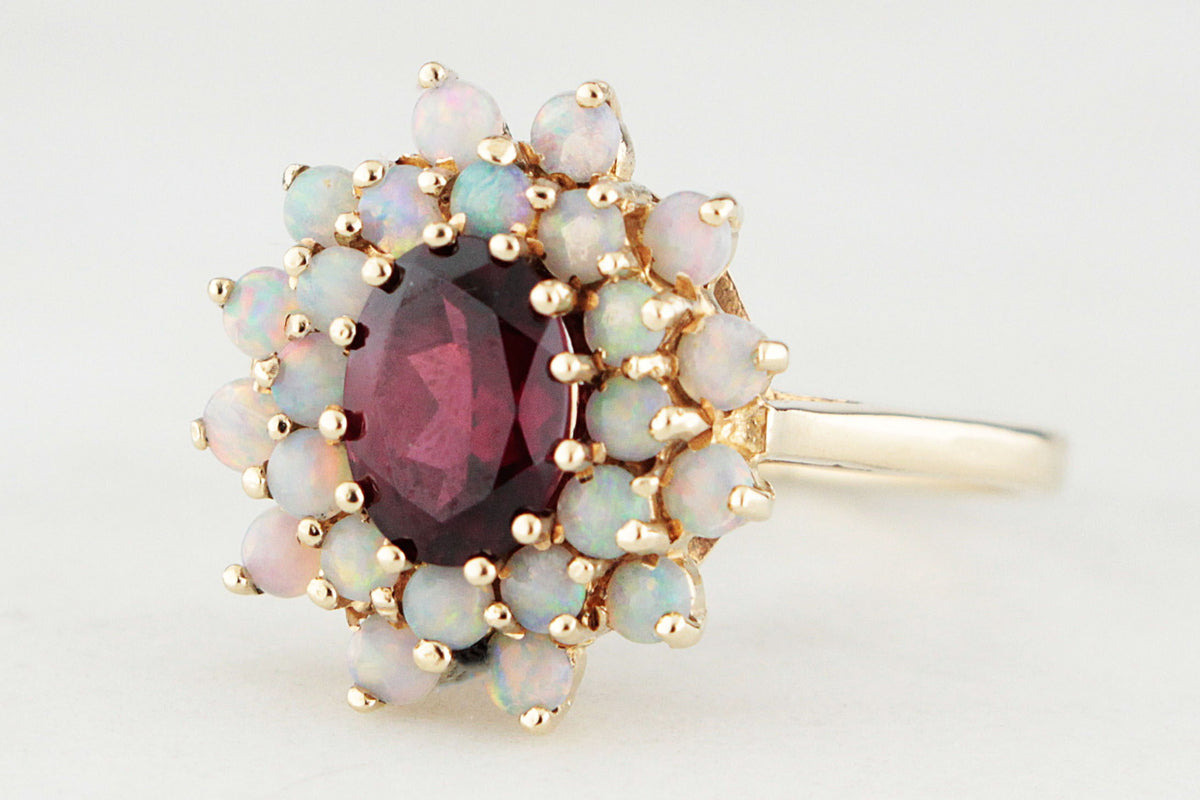 VINTAGE GARNET & SOLID OPAL CLUSTER RING 9CT GOLD