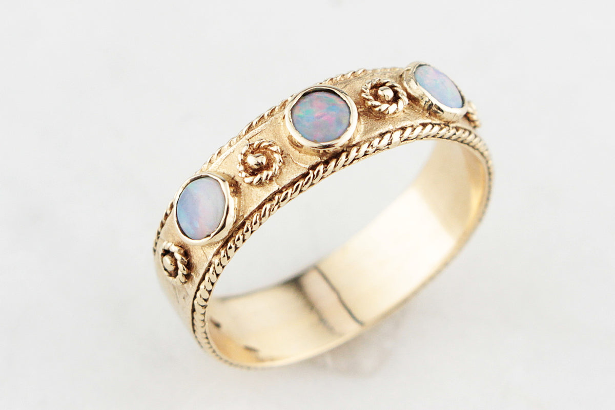 VINTAGE SOLID OPAL TRILOGY BAND 9ct GOLD
