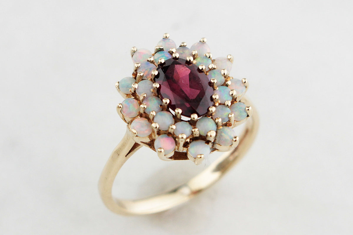 VINTAGE GARNET & SOLID OPAL CLUSTER RING 9CT GOLD