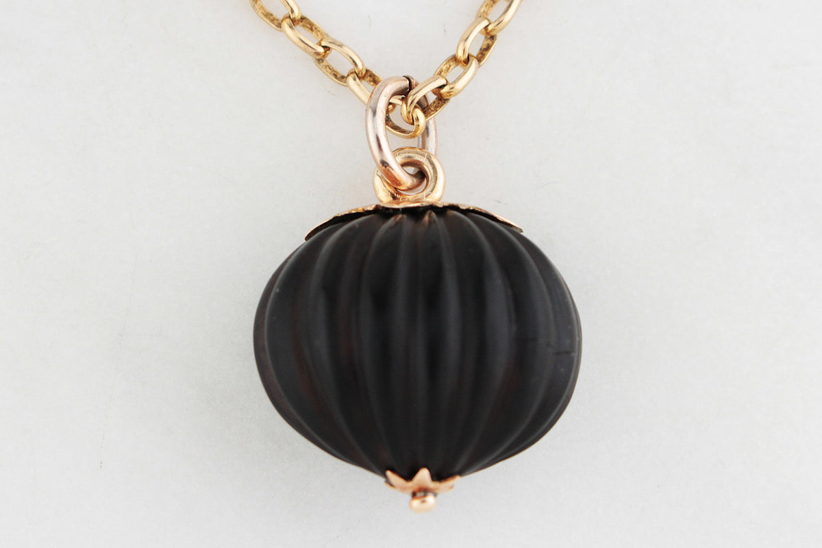 ANTIQUE VICTORIAN CARVED NUT PENDANT 9ct GOLD