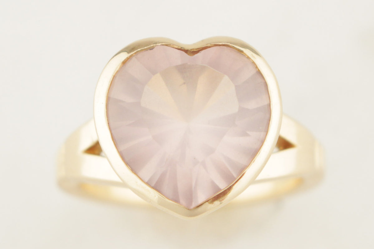 R&amp;V ROSE QUARTZ HEART COCKTAIL RING 9ct YELLOW GOLD