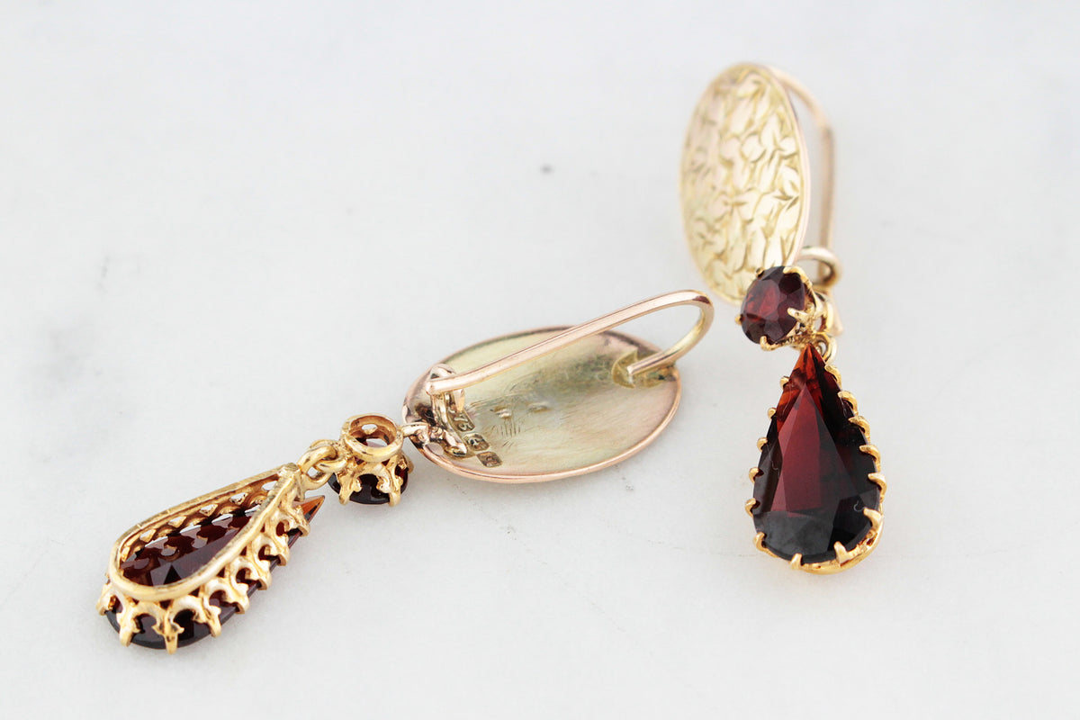 ANTIQUE ETCHED EDWARDIAN GARNET DROP EARRINGS 9ct GOLD