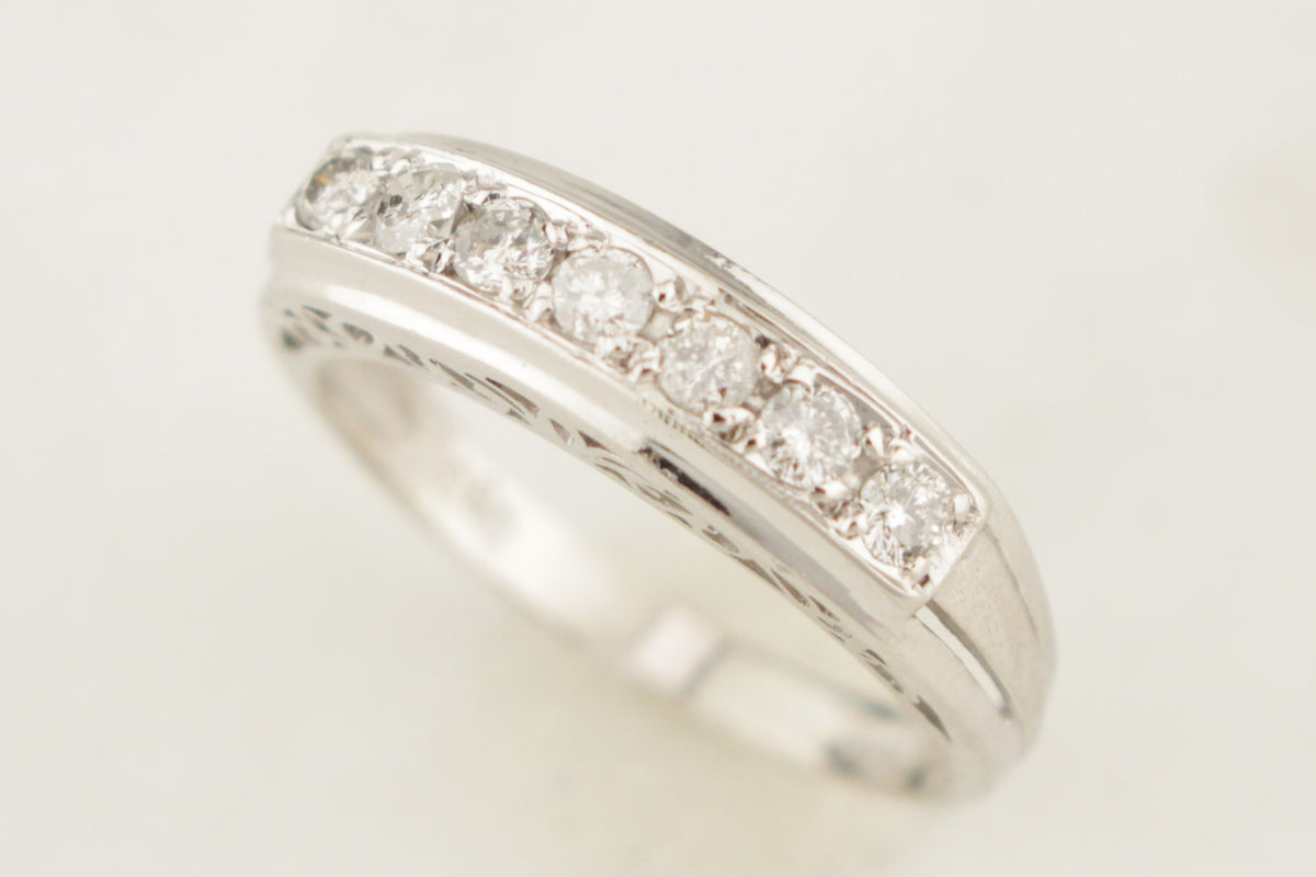 VINTAGE ESTATE SEVEN STONE DIAMOND PLATINUM RING