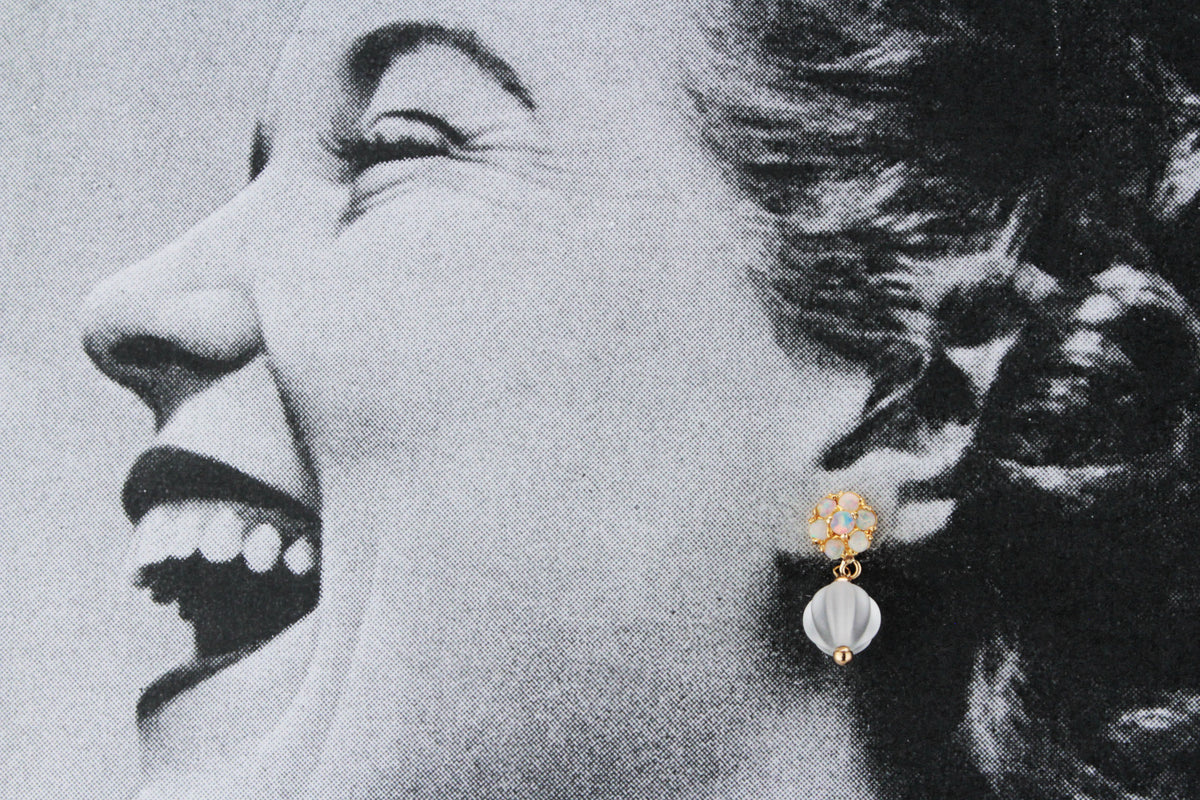 BESPOKE VINTAGE SOLID OPAL &amp; CARVED CAMPHOR GLASS EARRINGS 9ct GOLD