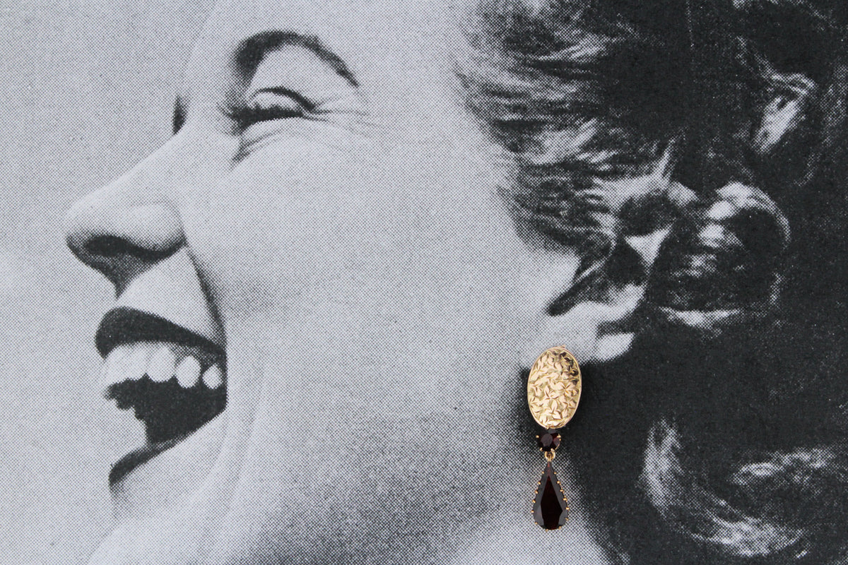 ANTIQUE ETCHED EDWARDIAN GARNET DROP EARRINGS 9ct GOLD