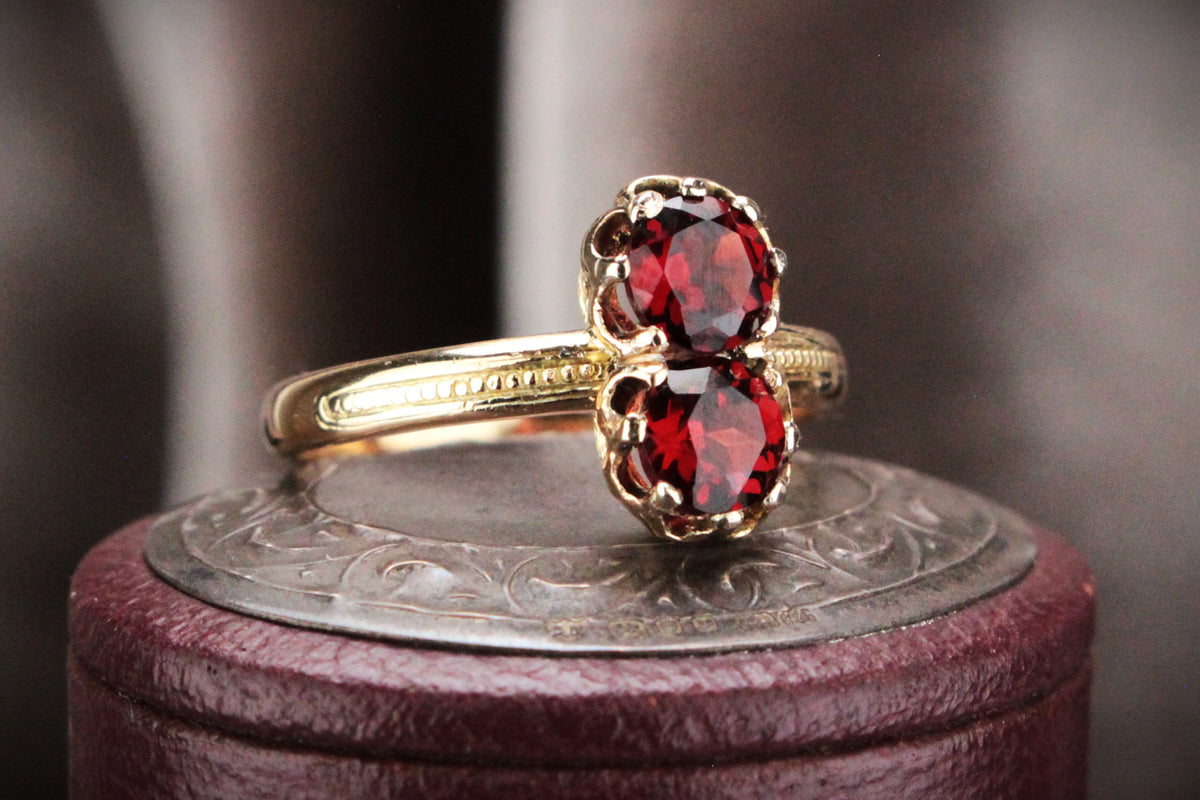 ANTIQUE EDWARDIAN c1915 GARNET ‘TOI ET MOI’ RING 14ct GOLD