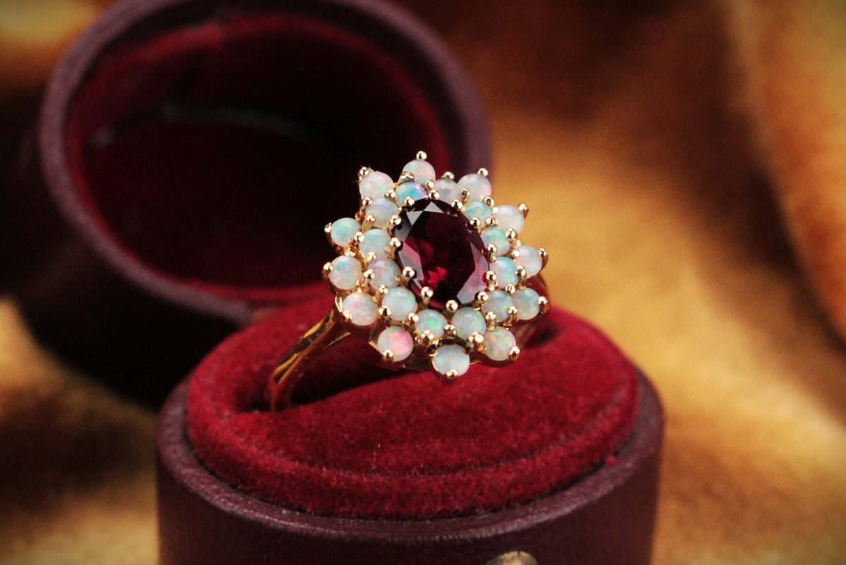 VINTAGE GARNET & SOLID OPAL CLUSTER RING 9CT GOLD