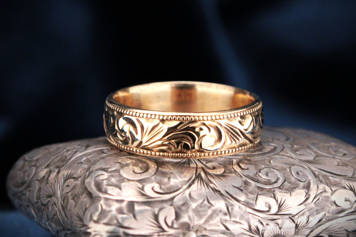 VINTAGE ETCHED BAND 9CT GOLD