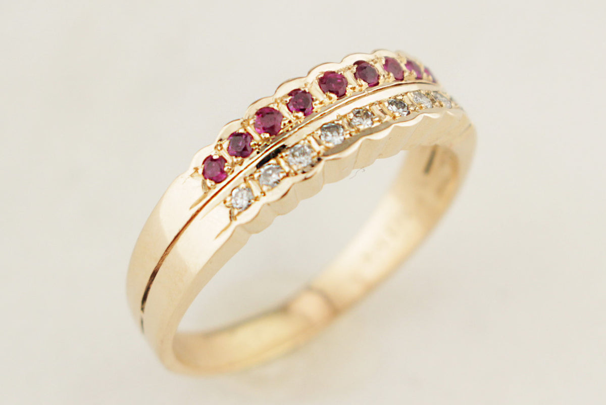 VINTAGE ESTATE DOUBLE RUBY & DIAMOND RING 14ct GOLD