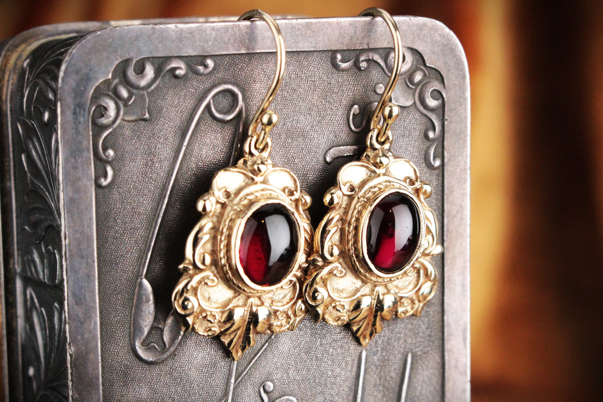 VINTAGE VICTORIAN STYLE GARNET EARRINGS 9ct GOLD