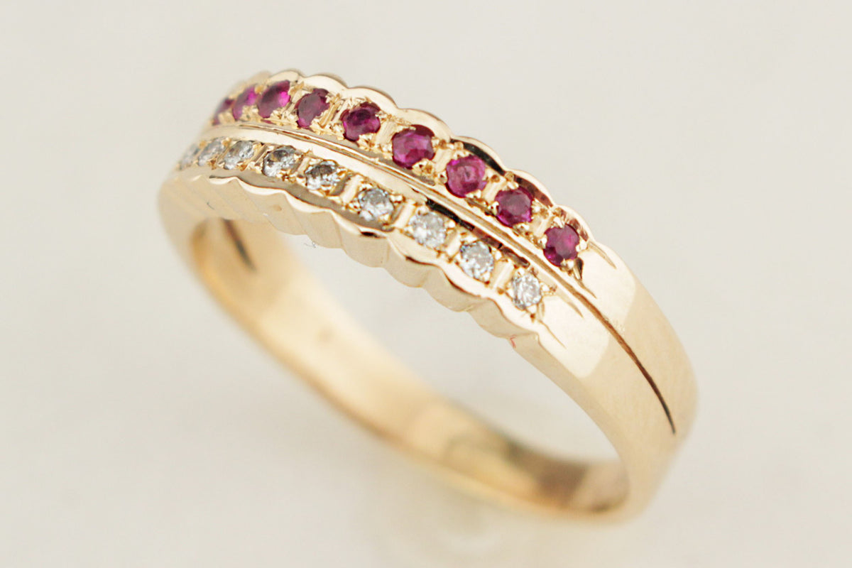 VINTAGE ESTATE DOUBLE RUBY & DIAMOND RING 14ct GOLD