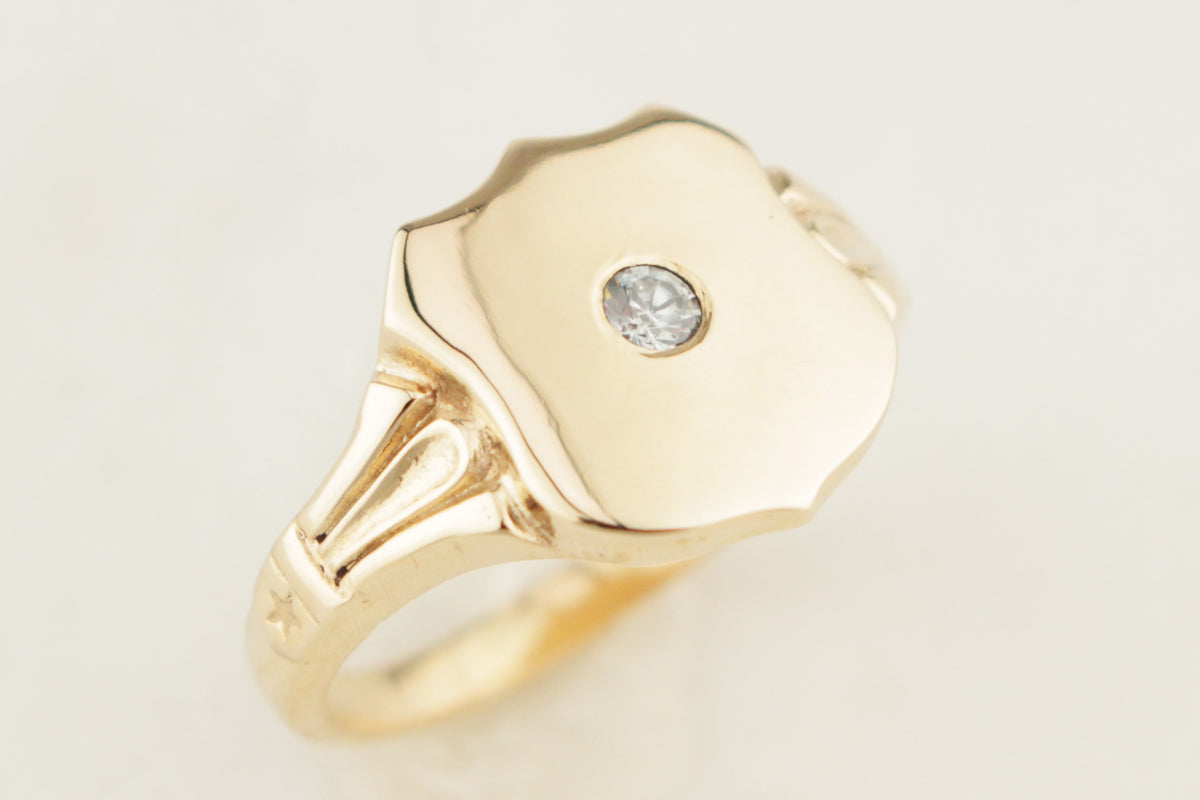 CUSTOM R&amp;V OEC DIAMOND SHIELD SIGNET RING 9ct GOLD
