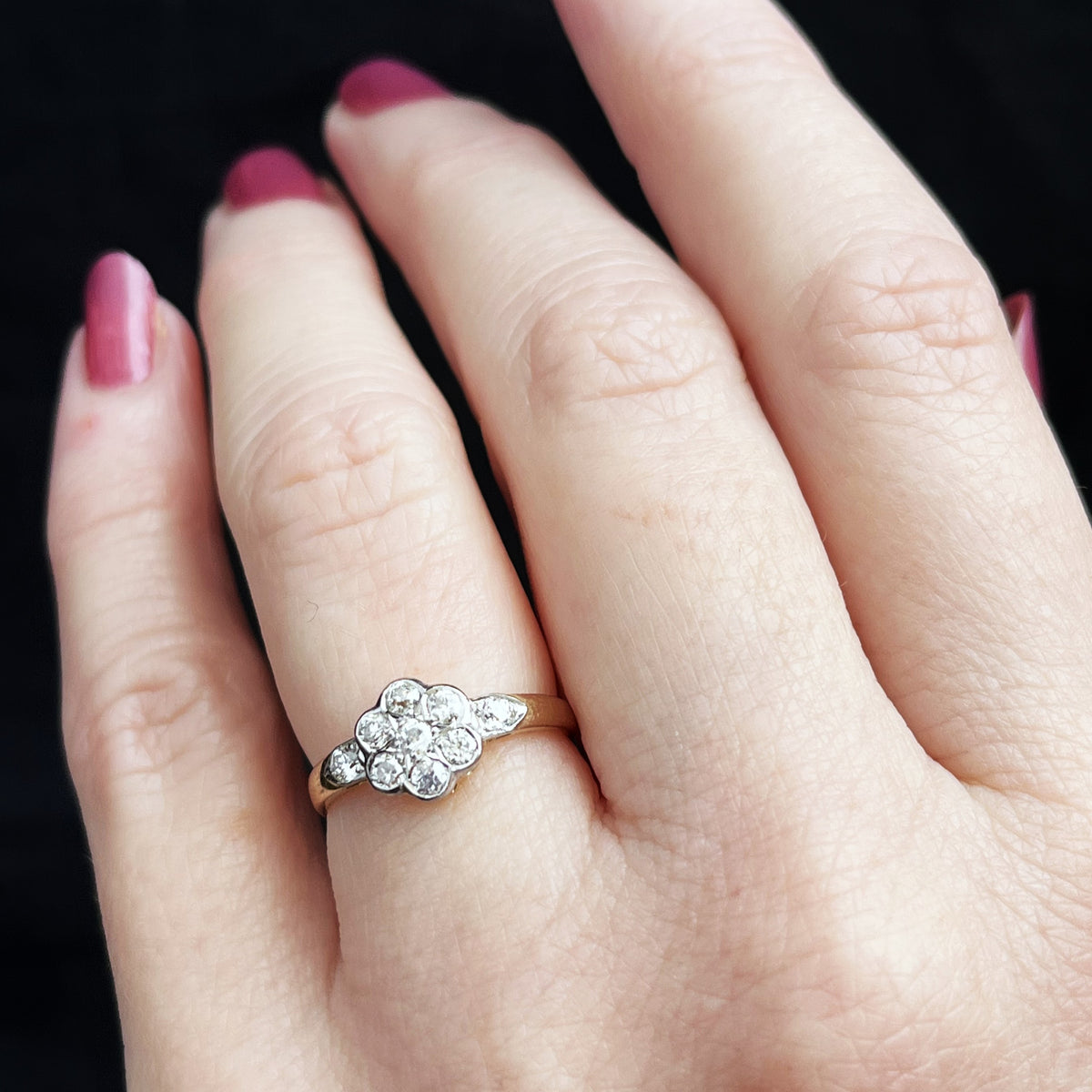 ANTIQUE c1920 .40ct DIAMOND DAISY RING IN 18ct GOLD