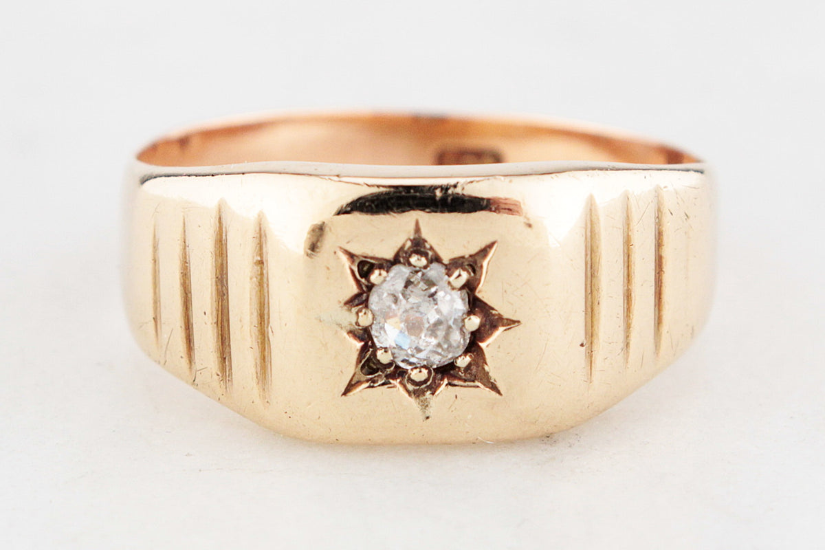 ANTIQUE STAR-SET DIAMOND SIGNET RING 9ct GOLD