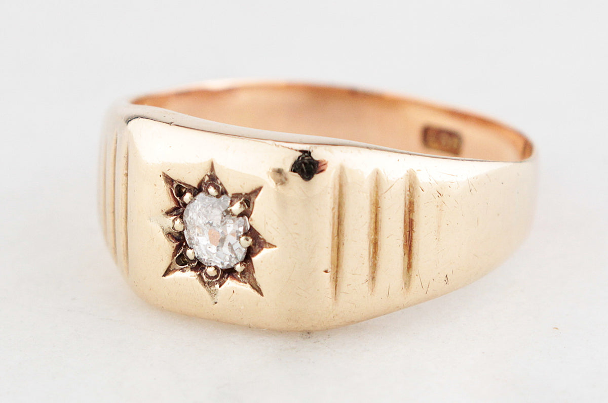 ANTIQUE STAR-SET DIAMOND SIGNET RING 9ct GOLD