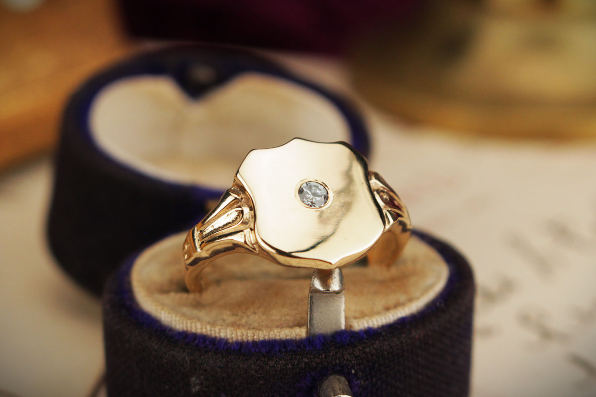 CUSTOM R&amp;V OEC DIAMOND SHIELD SIGNET RING 9ct GOLD