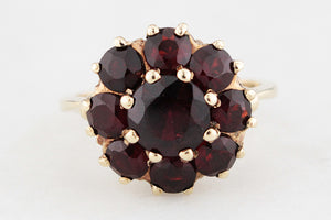 VINTAGE c1970 EUROPEAN BOHEMIAN GARNET CLUSTER RING 8ct GOLD