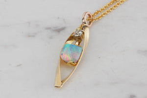 ANTIQUE c1920 DIAMOND & OPAL PENDANT ON 9ct YELLOW GOLD