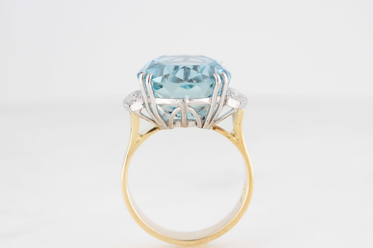 VINTAGE 21ct AQUAMARINE &amp; DIAMOND RING 18ct GOLD
