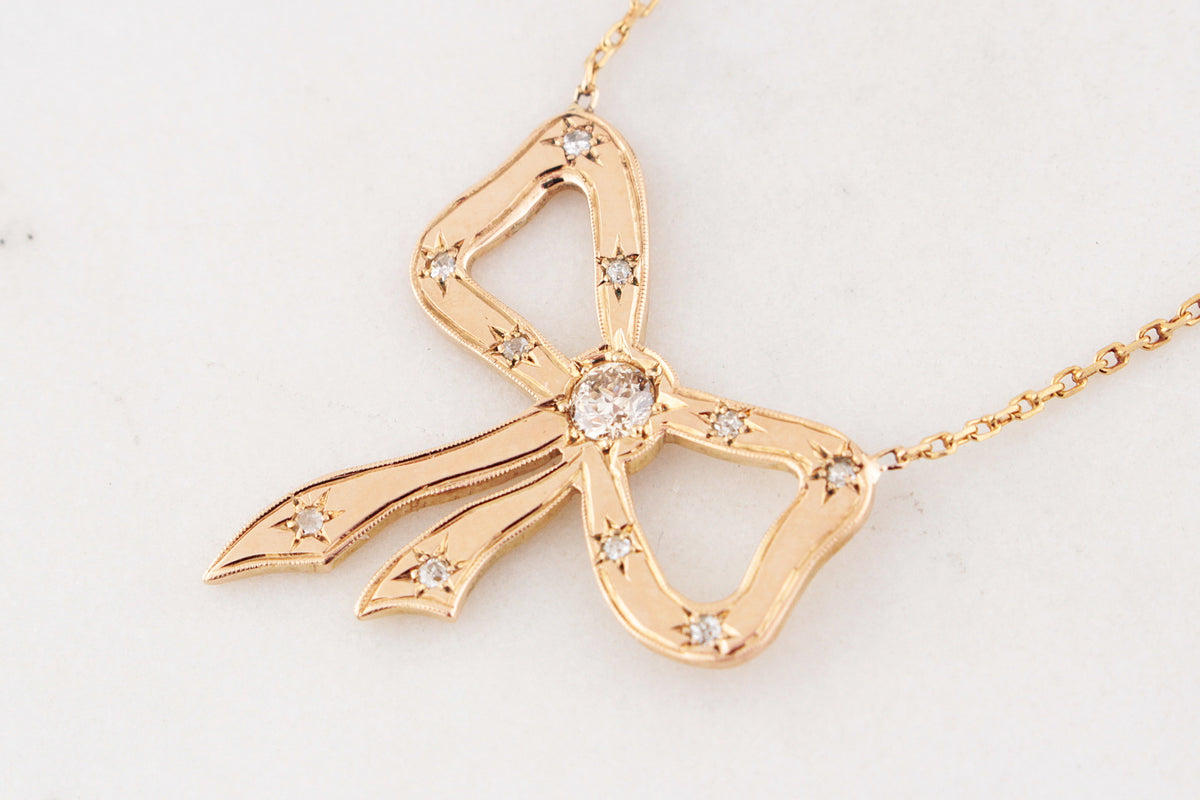 ANTIQUE DIAMOND BOW NECKLACE 9ct GOLD