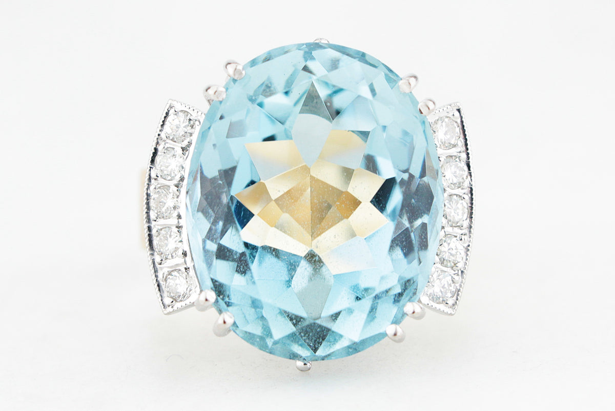 VINTAGE 21ct AQUAMARINE &amp; DIAMOND RING 18ct GOLD