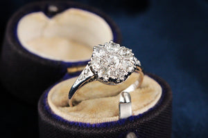 ANTIQUE c1920’S ART DECO 1.0ct DIAMOND DAISY RING 18ct WHITE GOLD